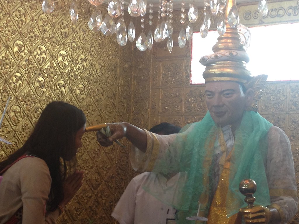 ขอพรเทพทันใจและเทพกระซิบ