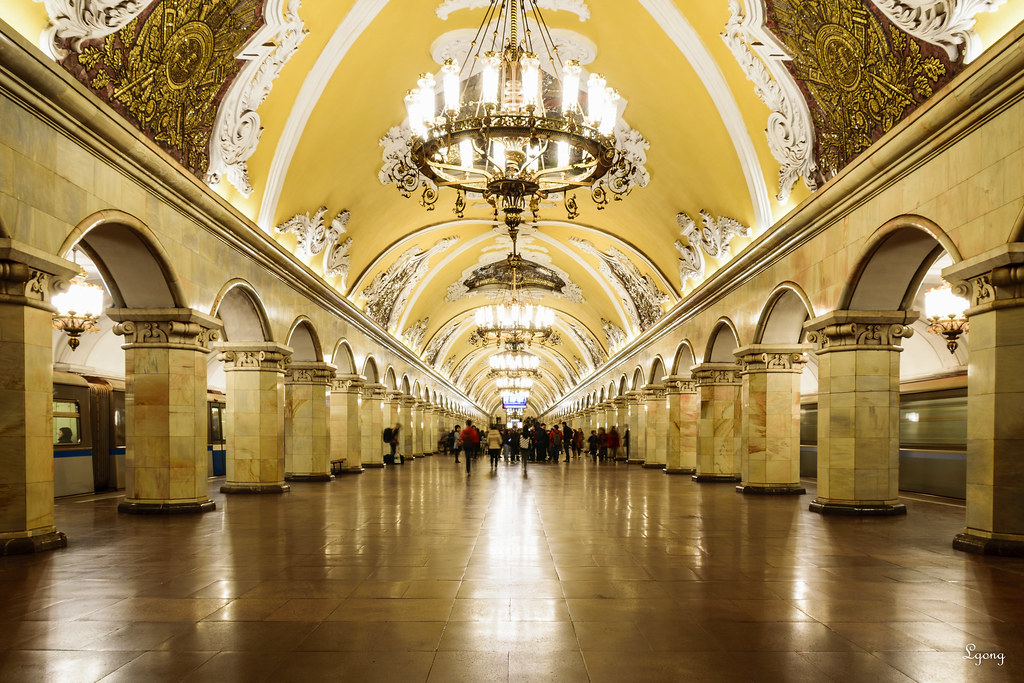 สถานีรถไฟใต้ดิน มอสโคว์ (The Moscow Metro)